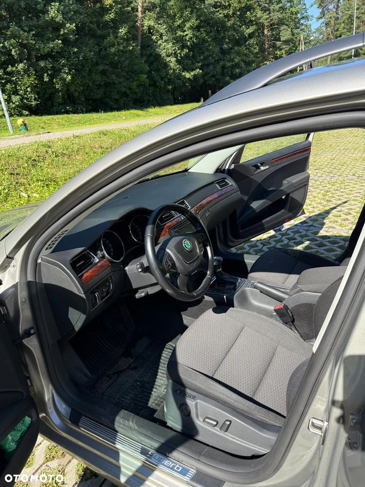 Skoda Superb 2.0 TDI Comfort DSG - 14