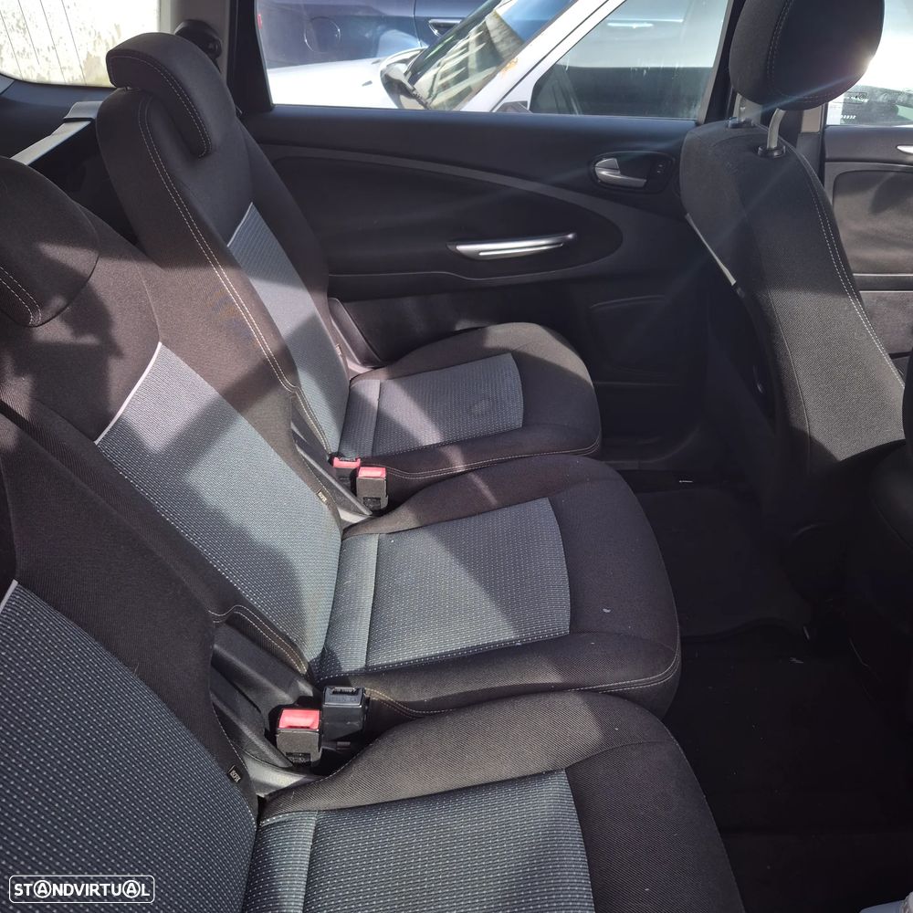 Ford S-Max 2.0 TDCi Titanium 7L - 13