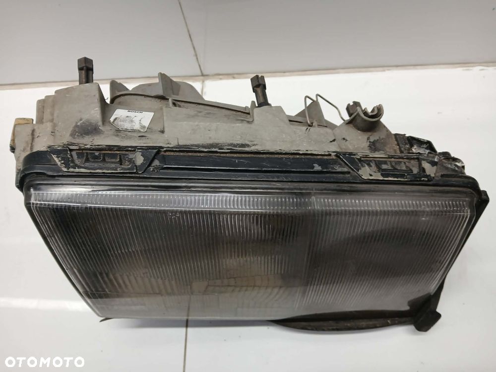 LAMPA PRAWA REFLEKTOR PRAWY PRZÓD MERCEDES W124 E-KLASA - 2