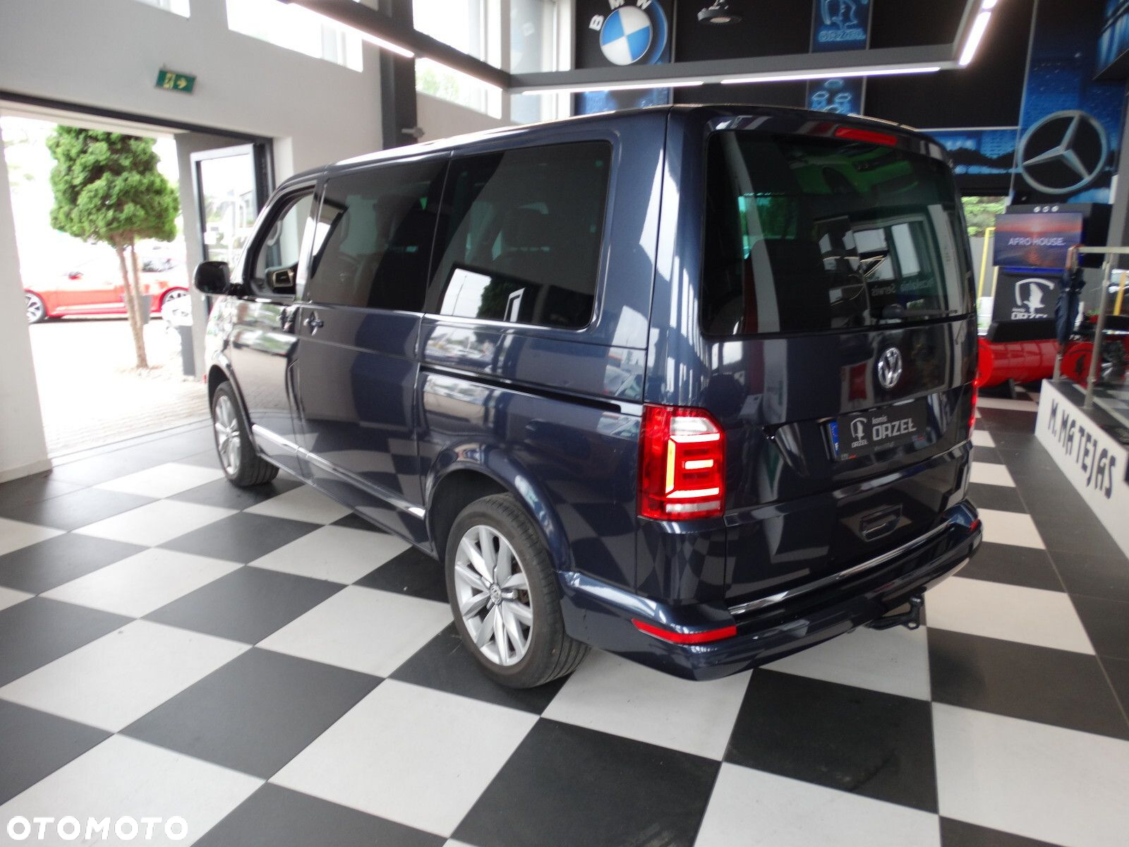 Volkswagen Multivan - 7