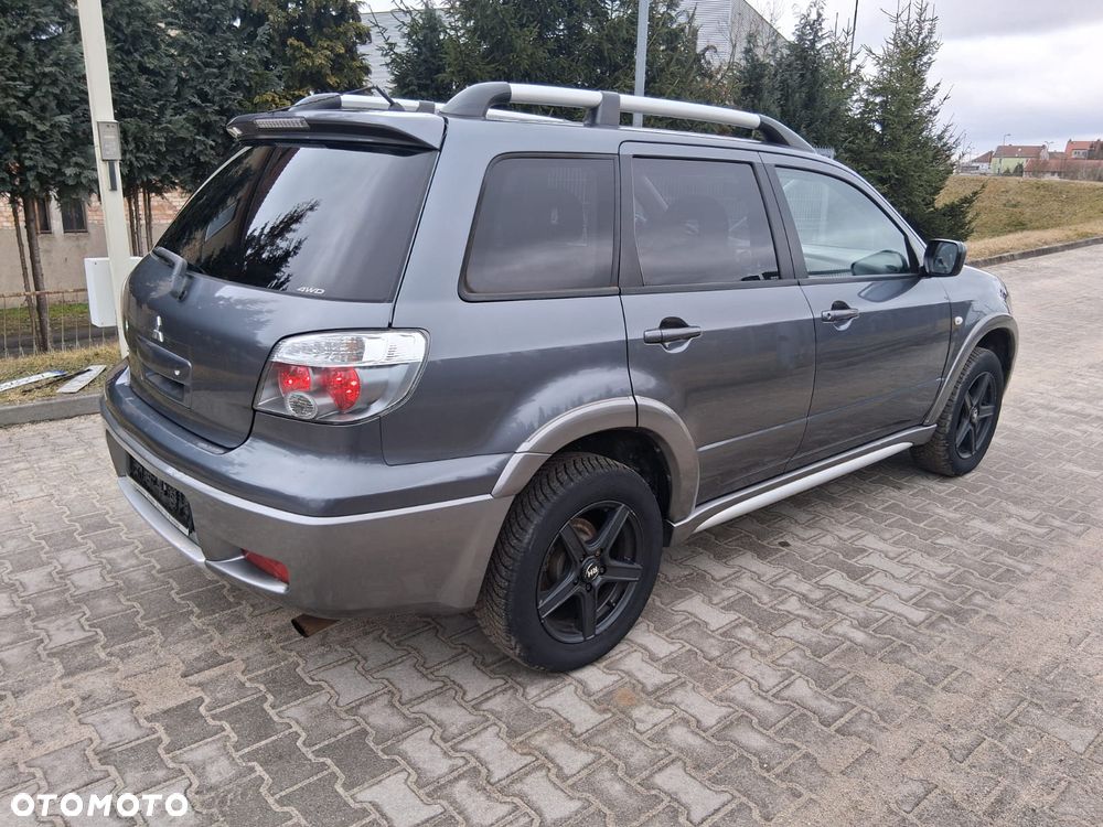 Mitsubishi Outlander 2.4 4WD Intense - 6