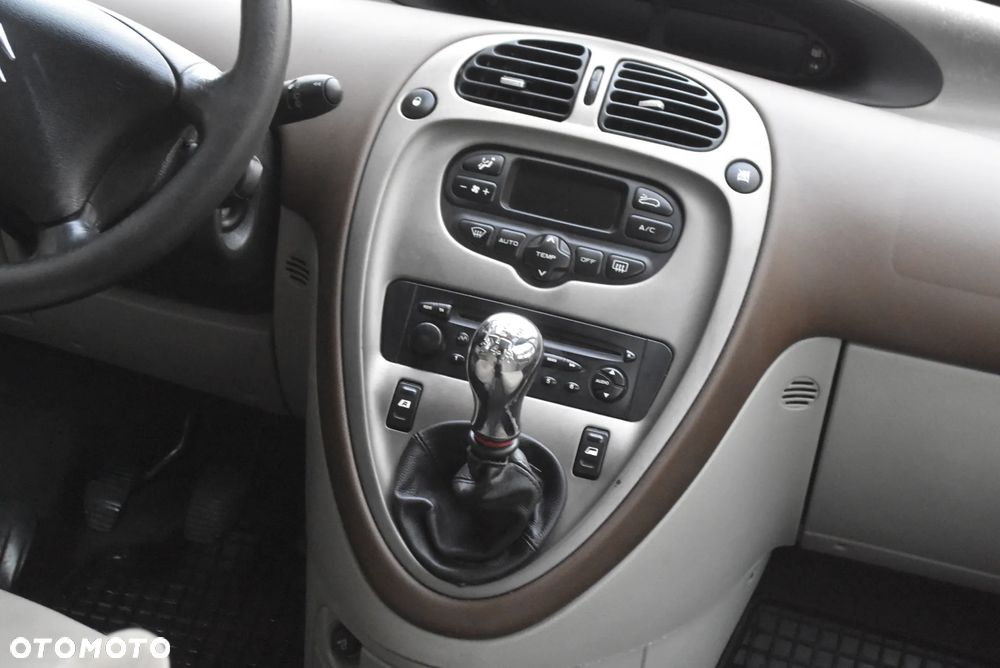 Citroën Xsara Picasso 1.6 Exclusive - 10