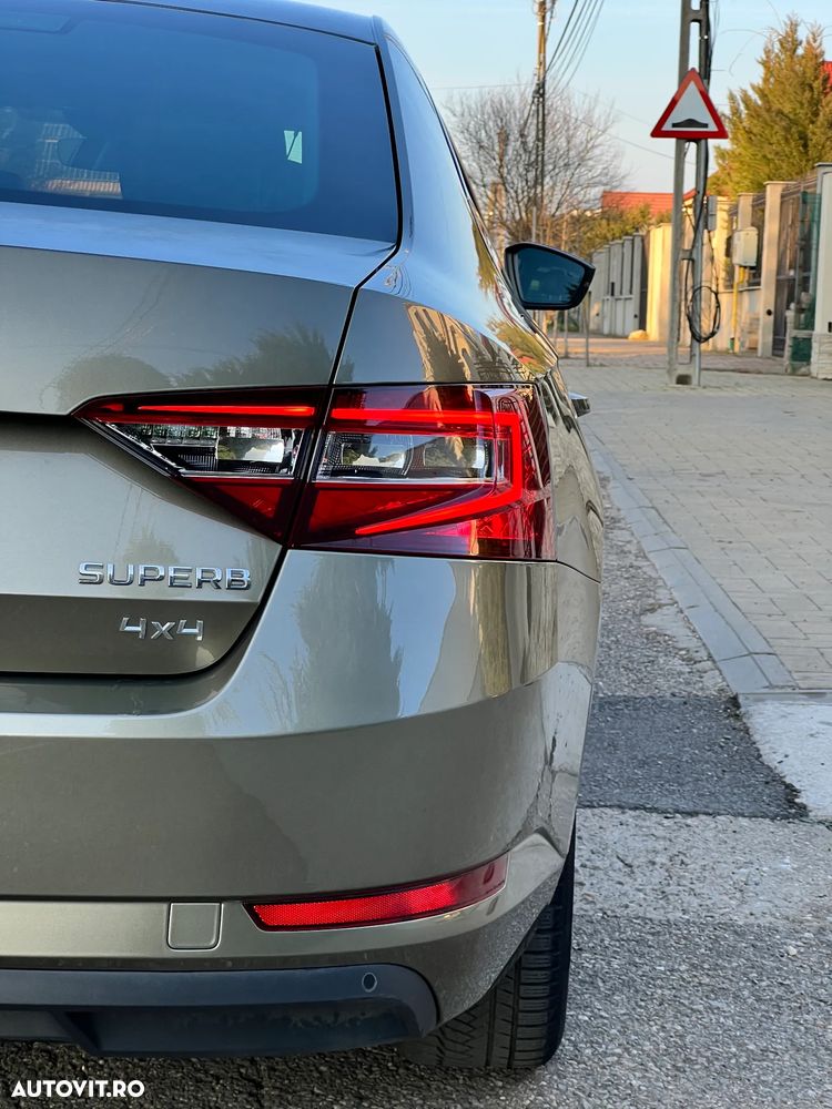 Skoda Superb 2.0 TDI DSG 4X4 Laurin & Klement - 10