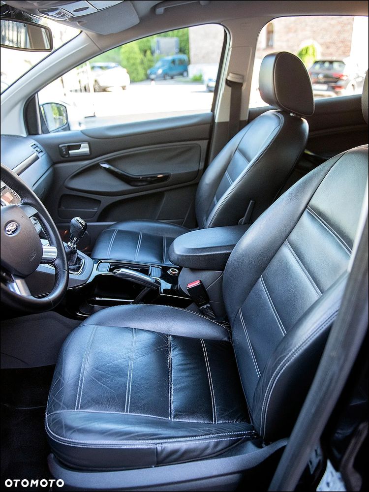 Ford Kuga - 30