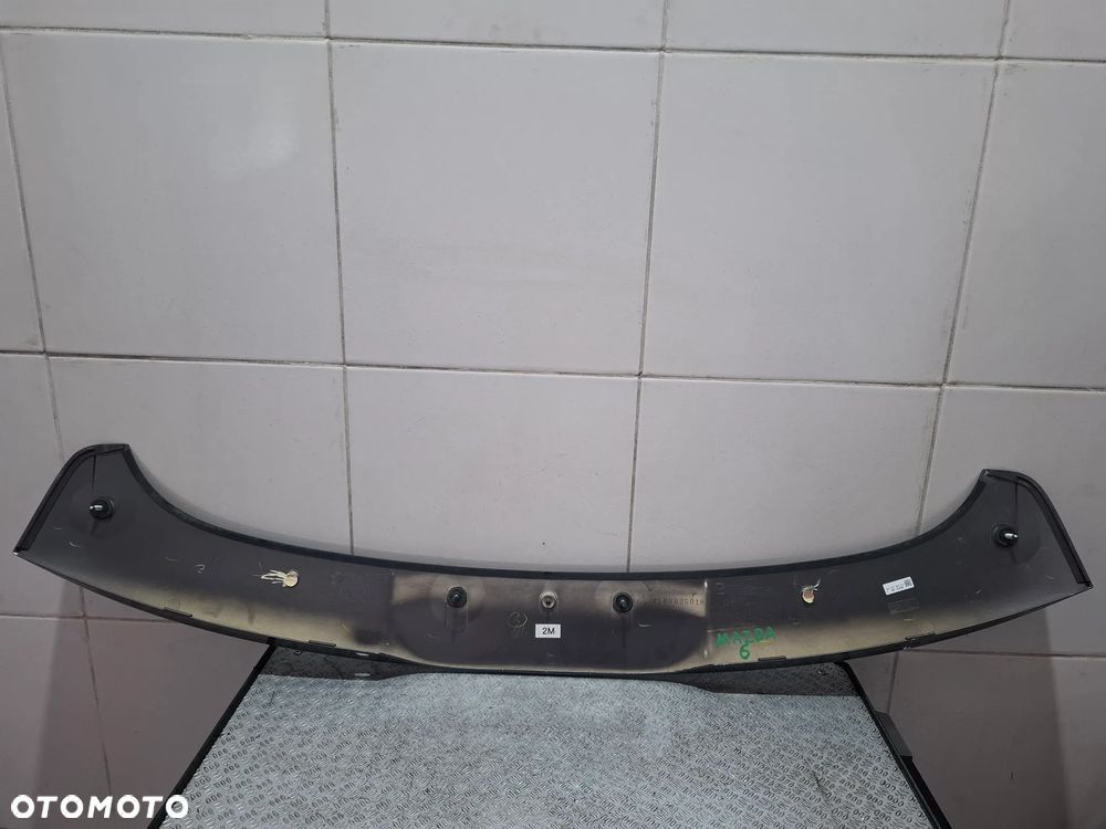 Spoiler górny klapy bagażnika Mazda 6 2018 rok lift kombi nr GHP951961 - 2