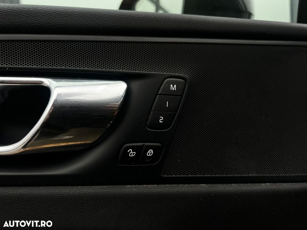 VOLVO XC60 2017 — imagine 43