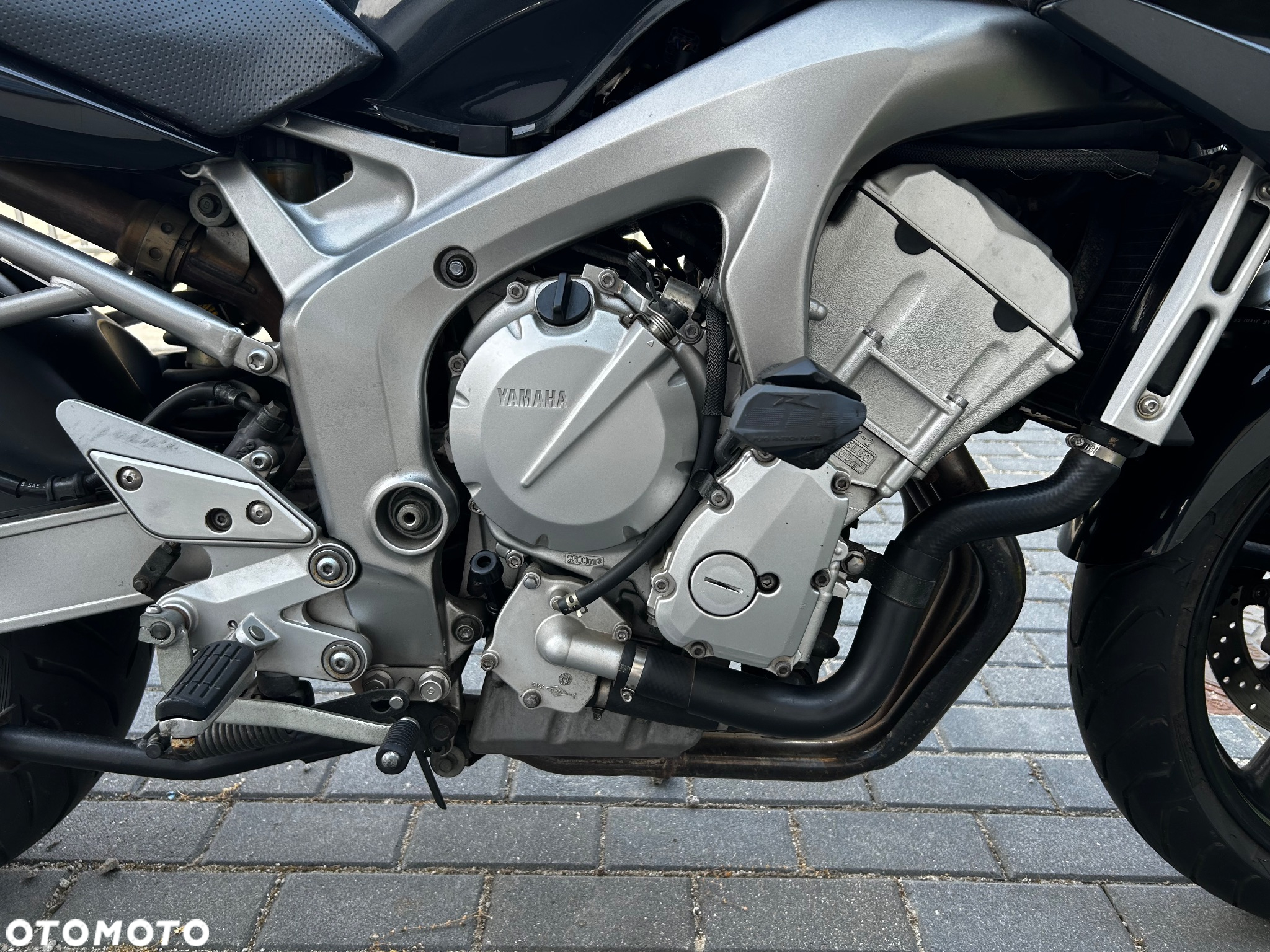 Yamaha FZ6 - 11