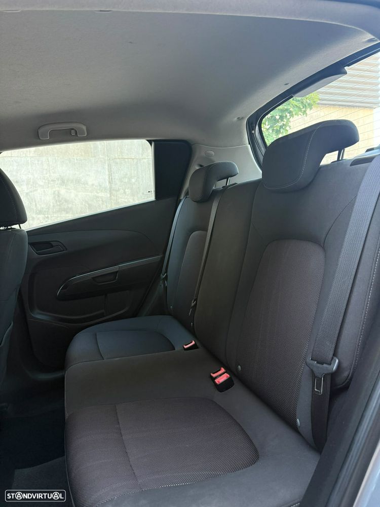 Chevrolet Aveo 1.3 VCDi LTZ - 10