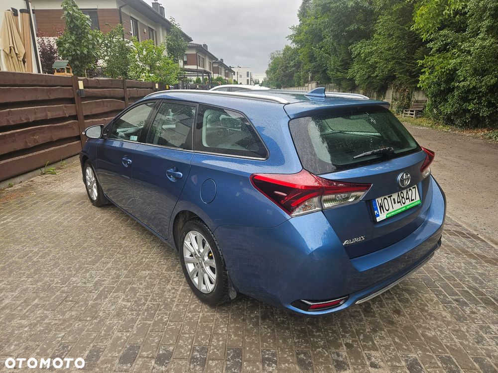 Toyota Auris 1.6 Premium MS - 12
