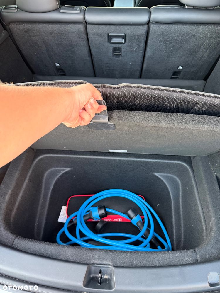 Tesla Model Y Performance AWD - 14