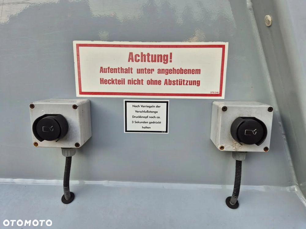 Mercedes-Benz ANTOS 2533 Śmieciarka Euro6 Zoeller Medium X2E EVO 25 Delta Lifter 2301 3 osobowa - 12