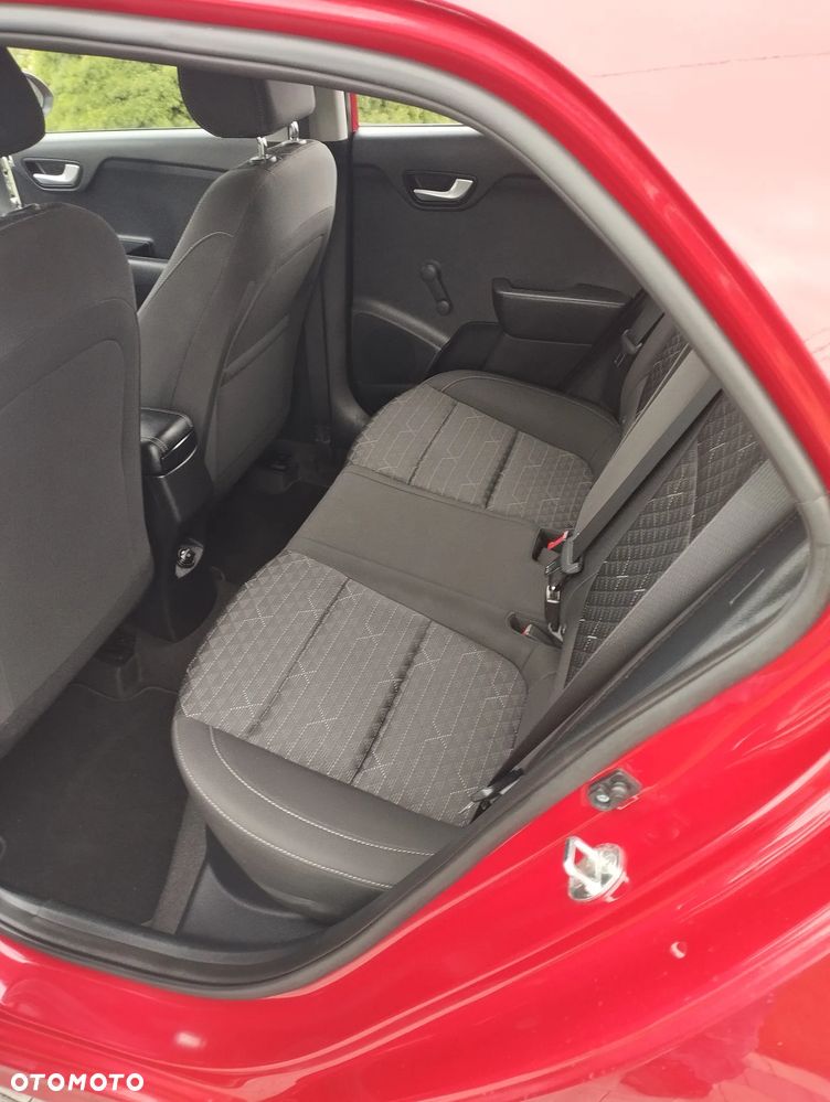 Kia Rio - 11