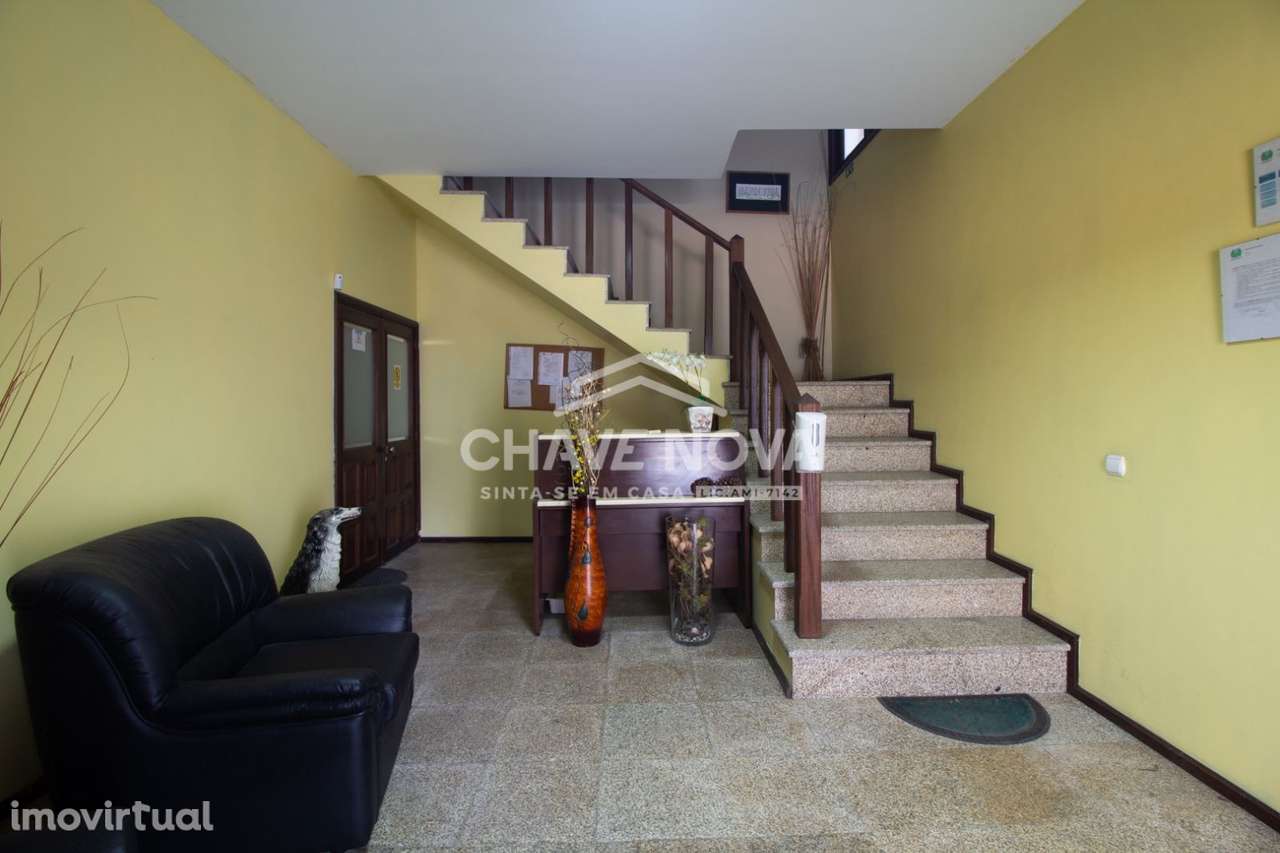 Armazém c/ Negocio de Produtos de Manutenção Industrial em Fanzeres - Grande imagem: 4/22