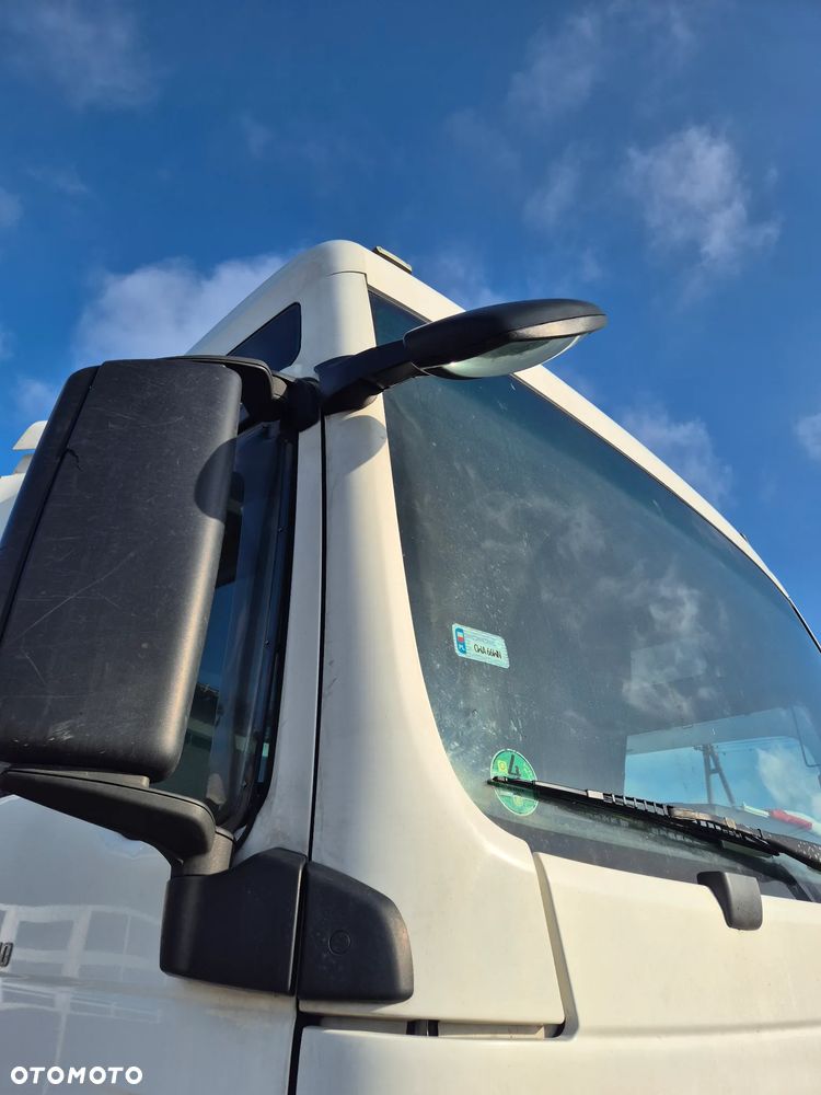 Narożnik szyby listwa osłona obudowa słupka kabiny PRAWA MAN TGX EURO 5 XXL - 1