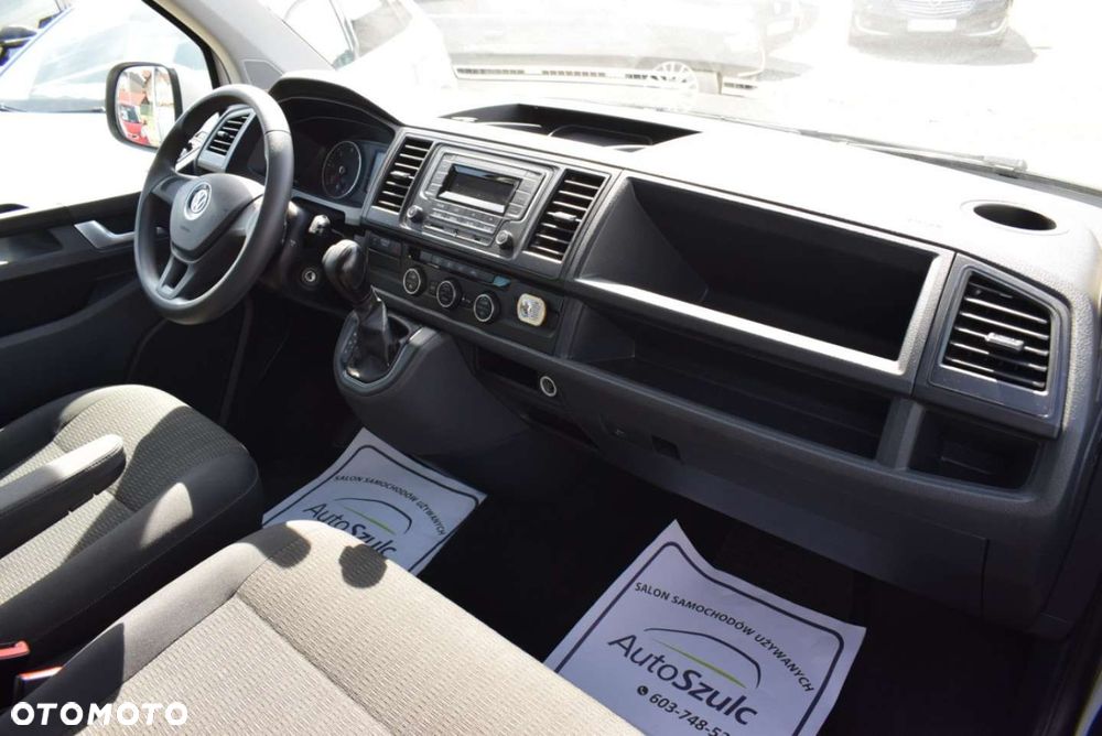 Volkswagen Caravelle - 22