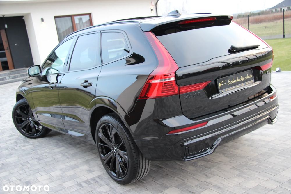 Volvo XC 60 B5 B AWD Plus Black Edition - 5