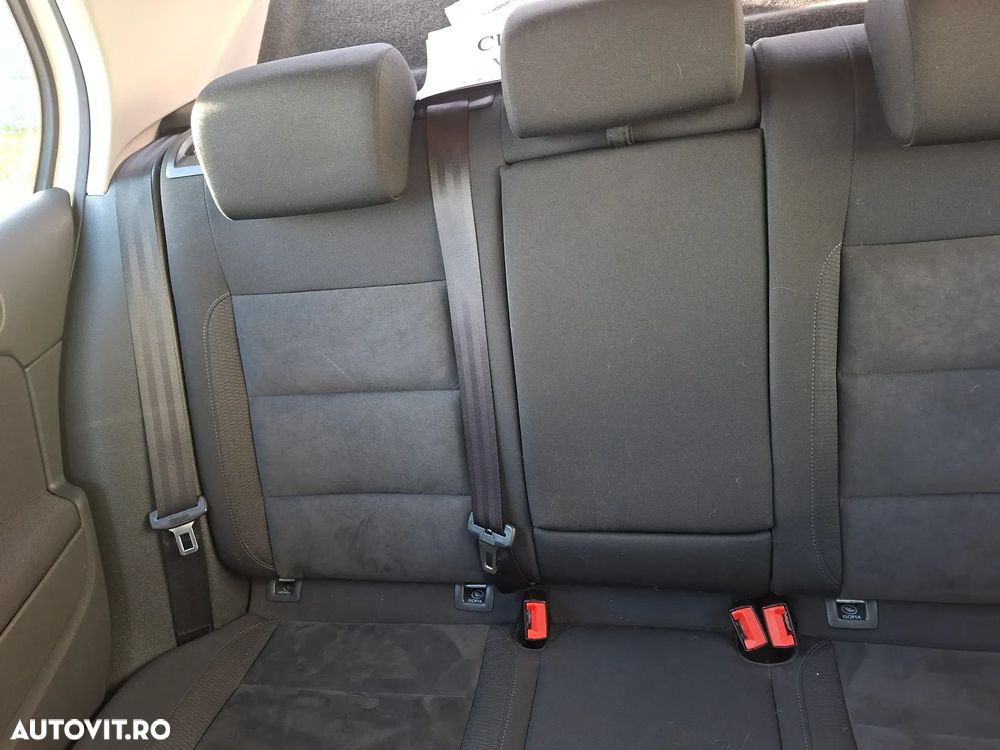 Volkswagen Golf 2.0 TDI DPF DSG Exclusive - 8