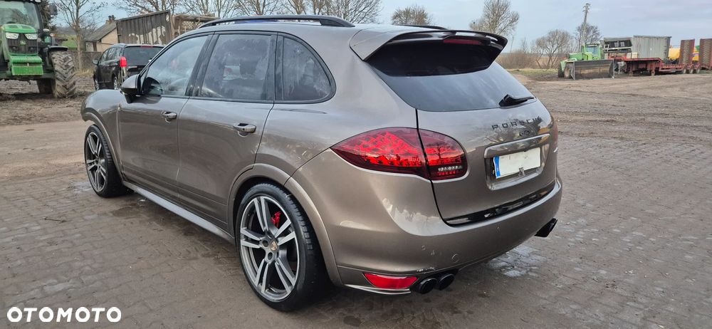 Porsche Cayenne GTS - 12