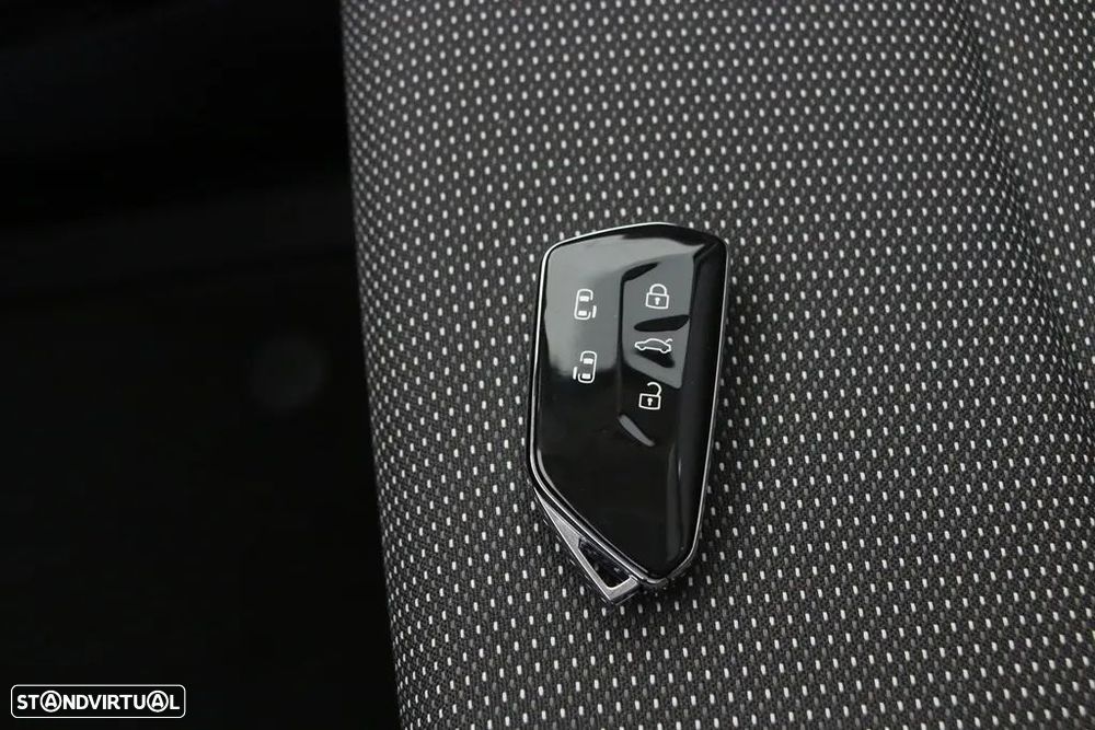 VW Multivan 1.5 TSI e-Hybrid Life DSG - 32