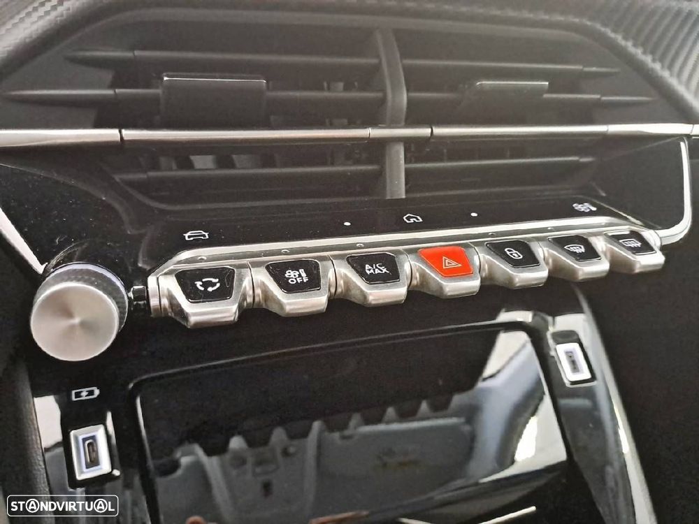Peugeot 208 1.2 PureTech Allure EAT8 - 20