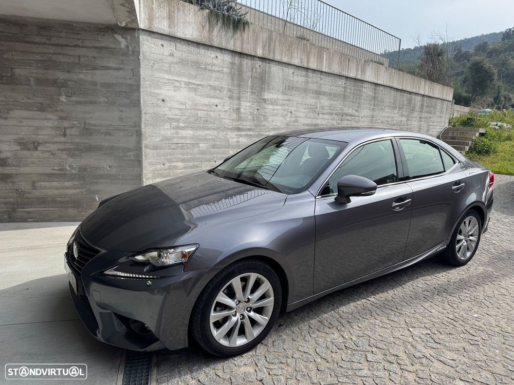 Lexus IS 300H Executive+ - 1
