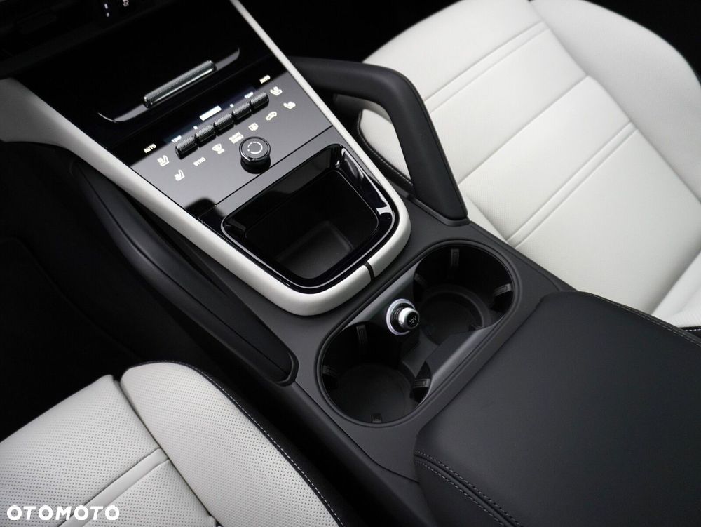 Porsche Cayenne E-Hybrid PHEV Black Edition - 28