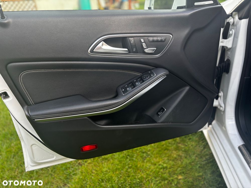 Mercedes-Benz CLA 250 4-Matic - 10