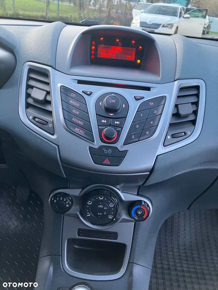 Ford Fiesta 1.25 Ambiente - 10