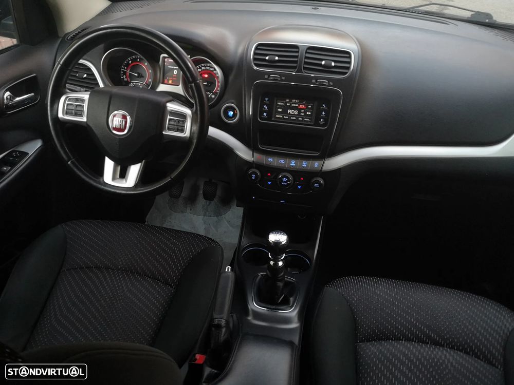 Fiat Freemont 2.0 M-Jet Urban - 11