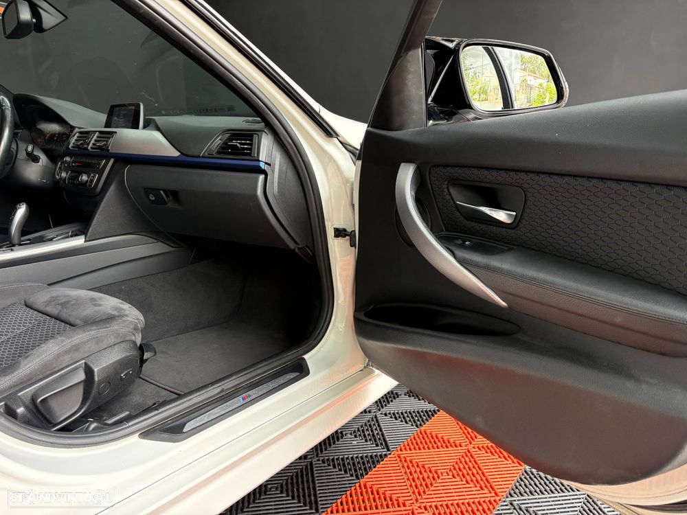 BMW 320 d Auto Pack M - 39