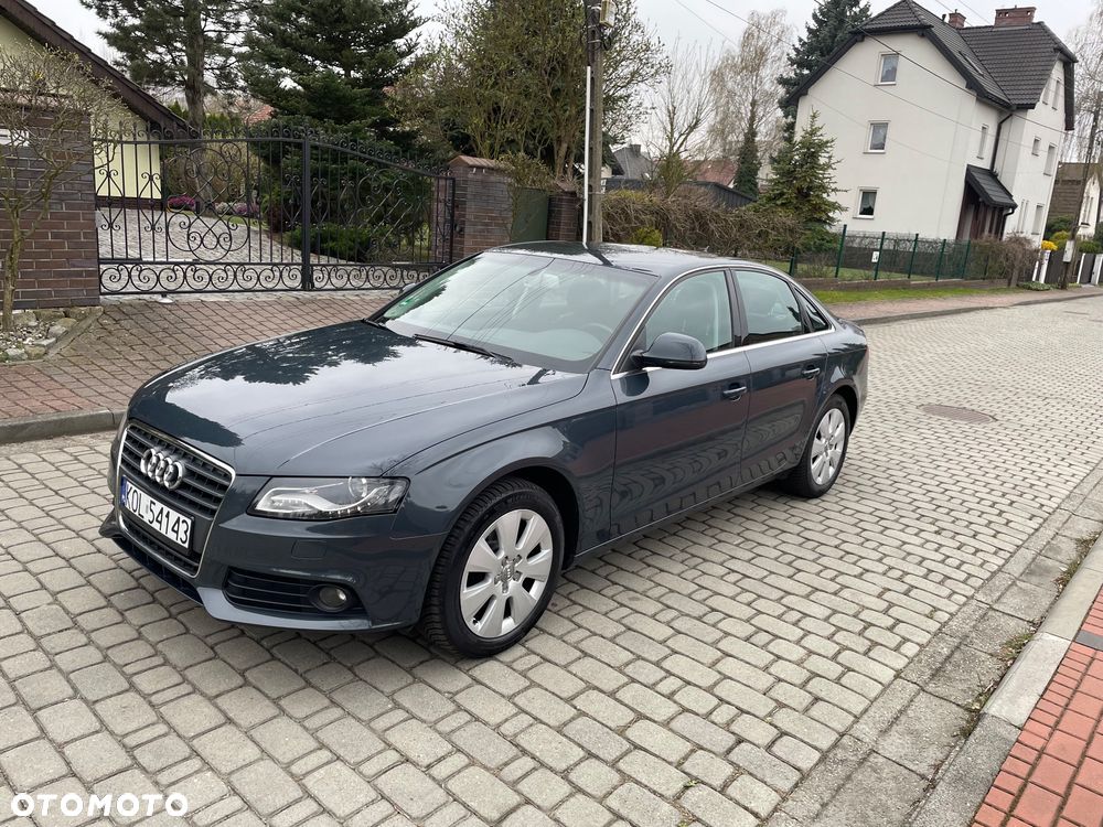 Audi A4 Limousine - 4