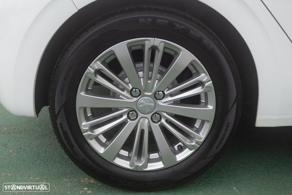 Peugeot 208 1.2 PureTech Style - 8