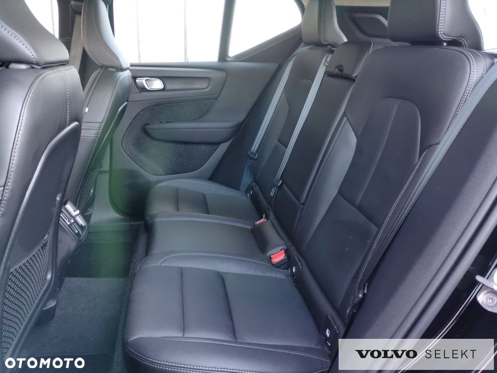 Volvo XC 40 - 25
