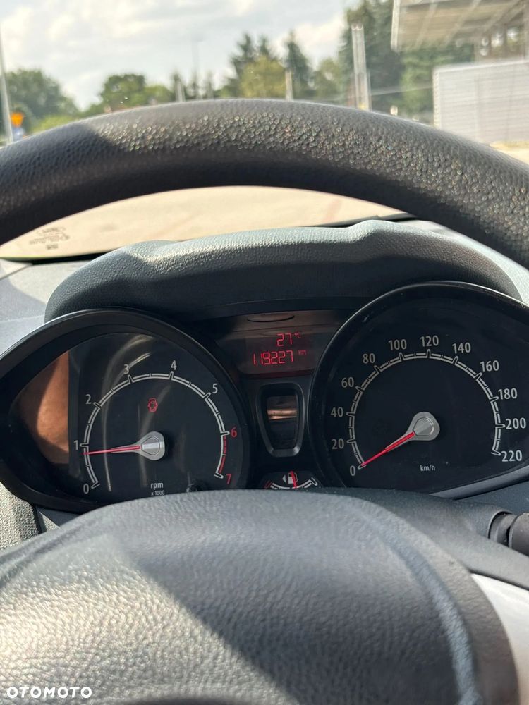 Ford Fiesta 1.4 Trend - 14