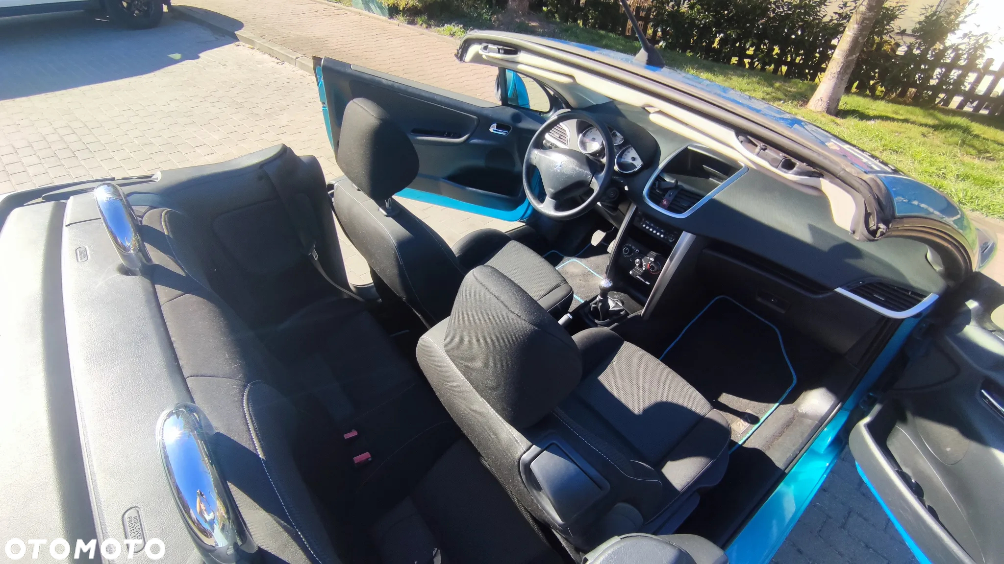 Peugeot 207 CC 1.6 Intense - 15