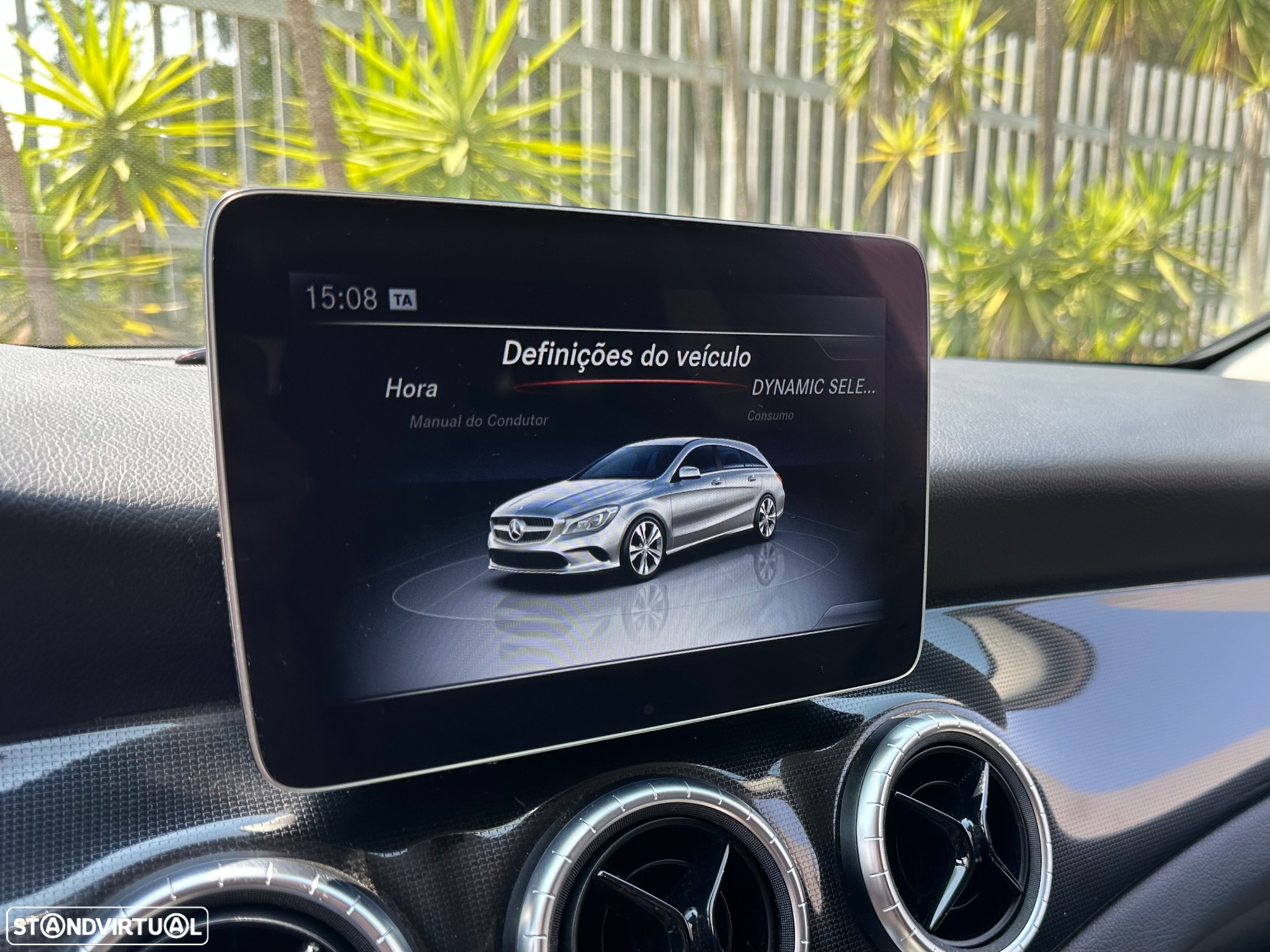 Mercedes-Benz CLA 180 Shooting Brake d 7G-DCT Urban - 19