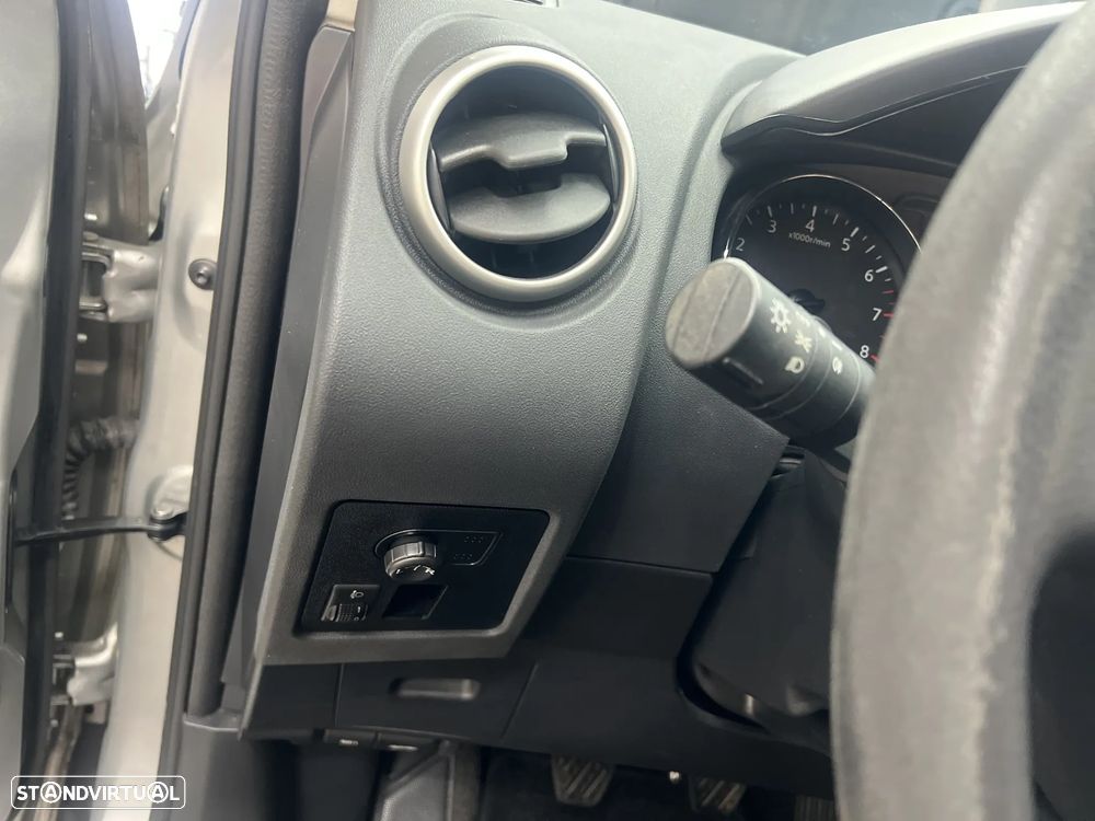 Nissan Qashqai 1.6 Visia - 14