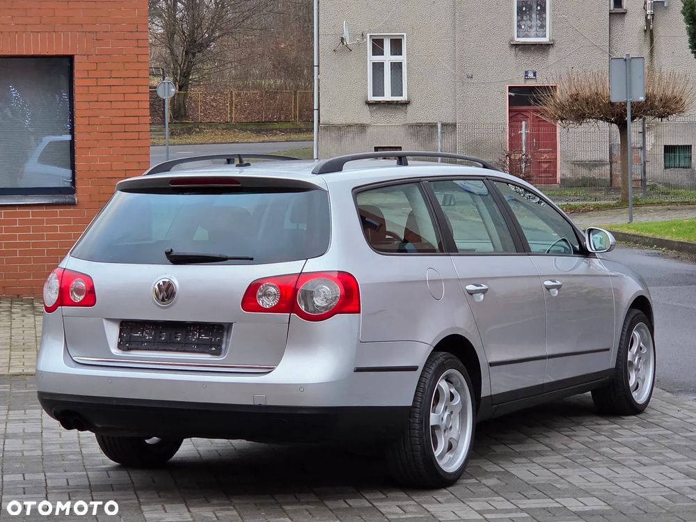 Volkswagen Passat 2.0 TDI DPF DSG Trendline - 12