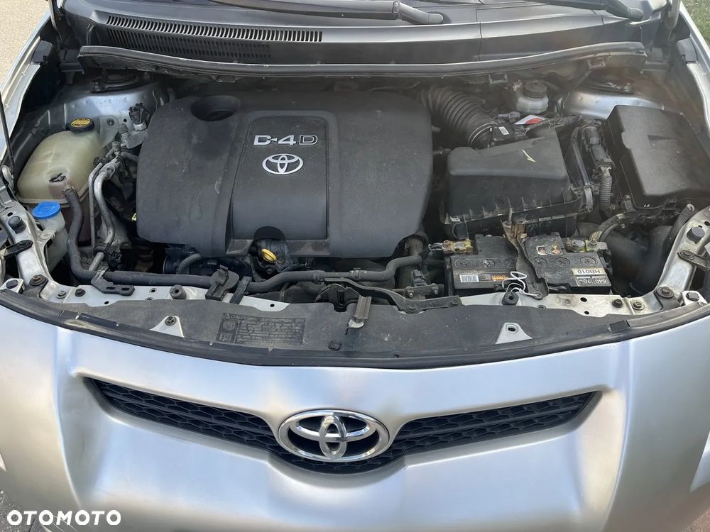 Toyota Auris 1.4 D-4D - 24