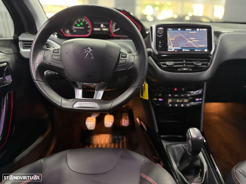 Peugeot 2008 1.2 PureTech GT Line - 15