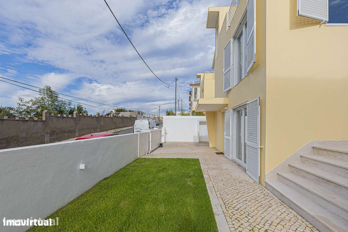 Moradia T5 Isolada Nova com Jardim e Garagem – a 3 min da Praia - Grande imagem: 4/60