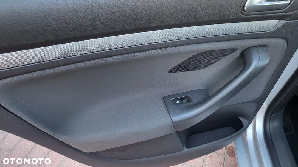 Volkswagen Golf 1.9 TDI DPF Sportline - 17