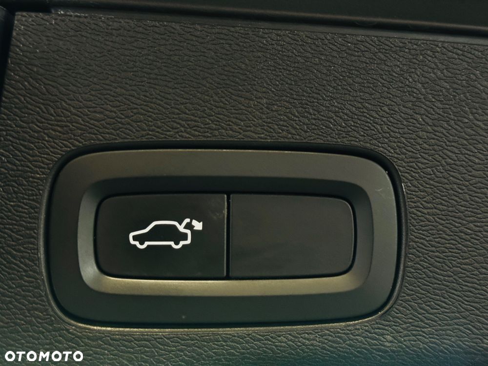Volvo XC 60 B4 D AWD Geartronic Momentum Pro - 18