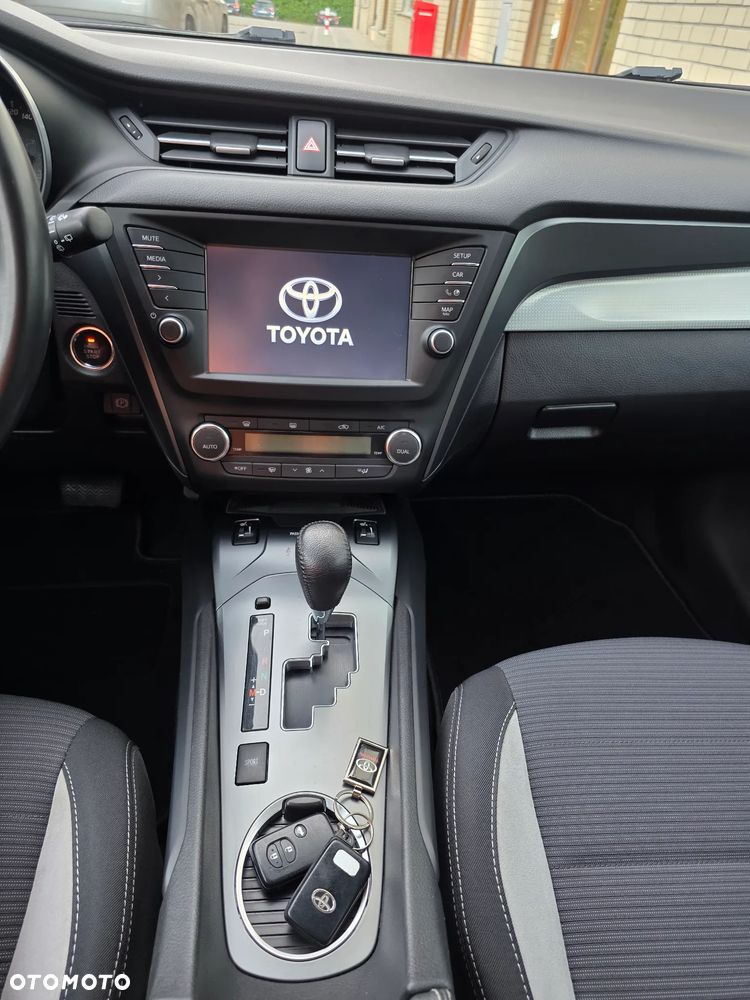 Toyota Avensis - 32