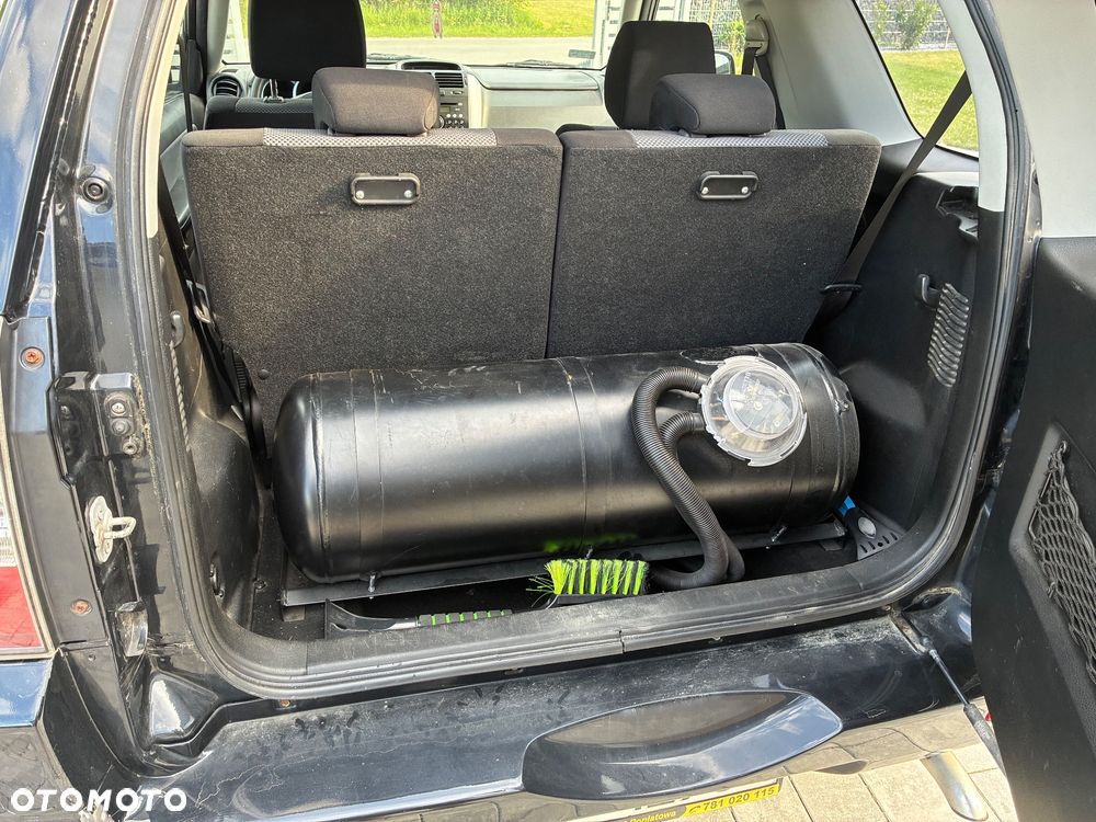 Suzuki Grand Vitara 1.6 - 9