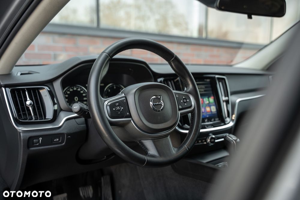 Volvo V60 D4 Drive-E Momentum - 23