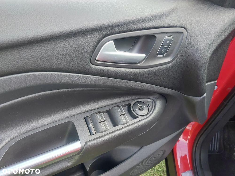 Ford Kuga 1.5 EcoBoost 2x4 Titanium - 12