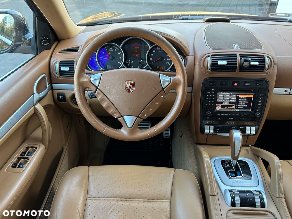 Porsche Cayenne - 15