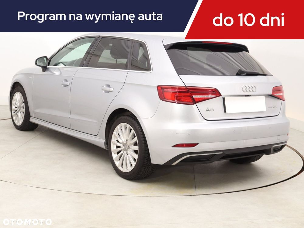 Audi A3 Sportback - 6