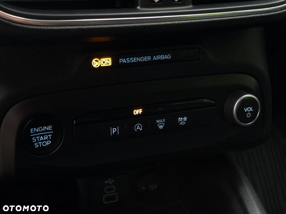 Ford Focus 1.0 EcoBoost mHEV Titanium X - 24